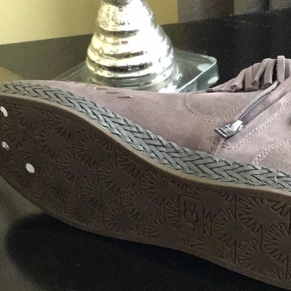 Uggs booties - Picture 4 of 7